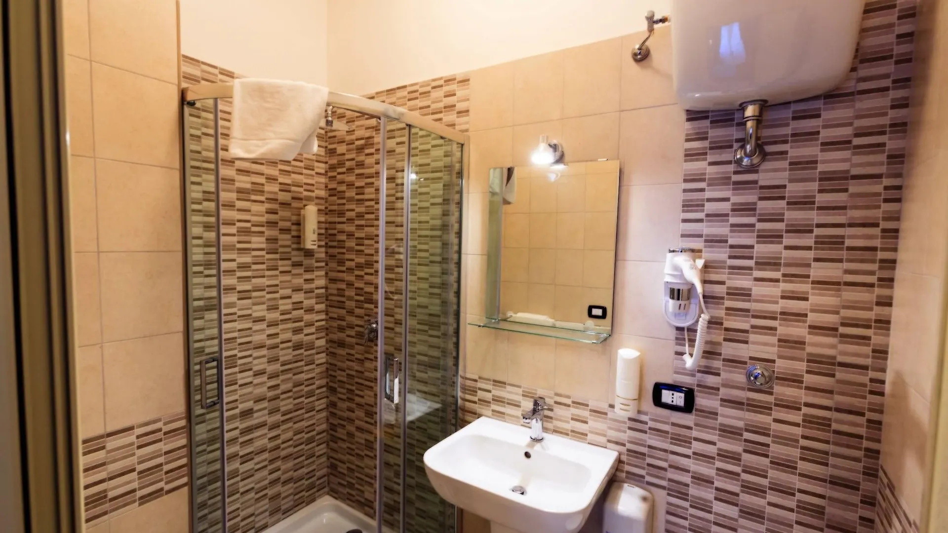 Hotel Cesare Augusto Napoli 3*,  Italia